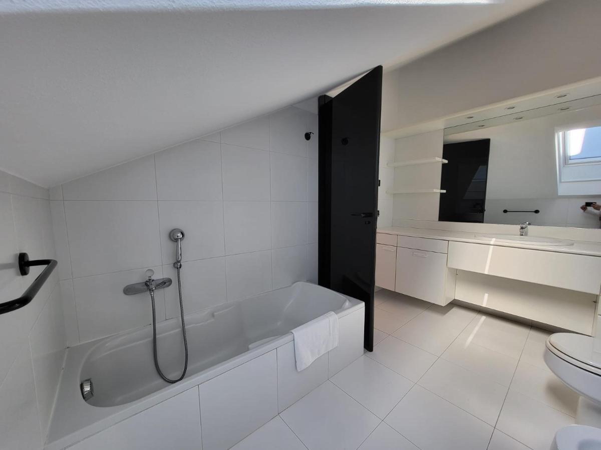Attico Dei Castelli Apartment Вербания Екстериор снимка