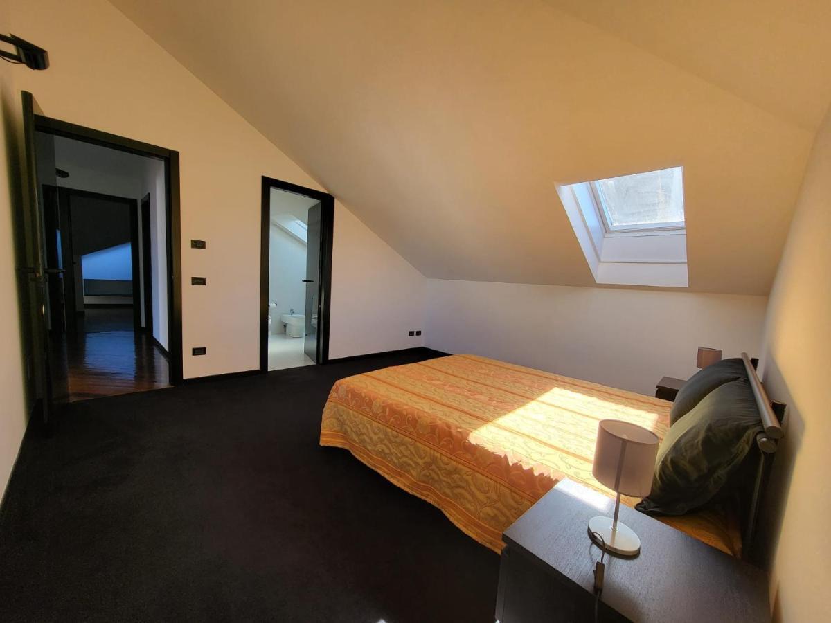 Attico Dei Castelli Apartment Вербания Екстериор снимка